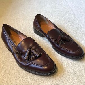 Men’s Ferragamo tassel loafer size 9D